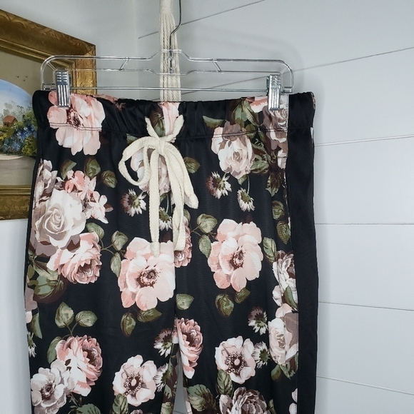 WEIV Where Everyone Is A visionary Floral Track Suit Large - Picture 7 of 11